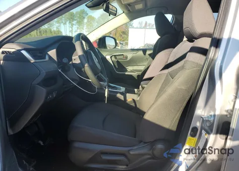 2021 Toyota Rav4 Le from USA, damaged, VIN JTMF1RFVXMD078010